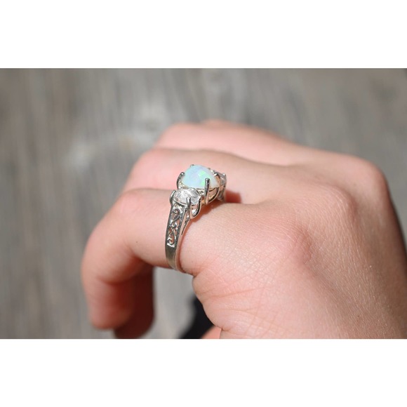 Opal engagement ring, Raw Diamond Ring, Rough Gemstone Jewelry, Sterling… - Picture 4 of 6